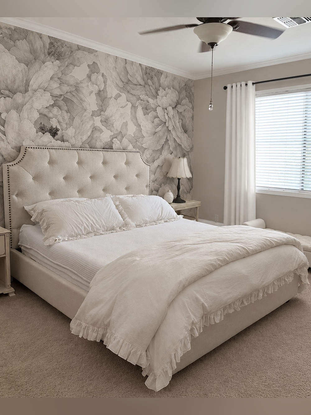 EUC 3-Piece White Ruffle California King Duvet Cover Set